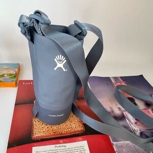 New Hydro Flask Small Packable Bottle Sling